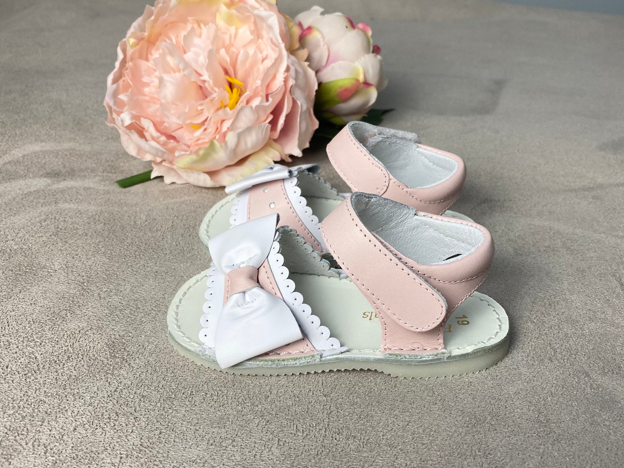 Pretty Originals Pink & White Leather Bow Sandals